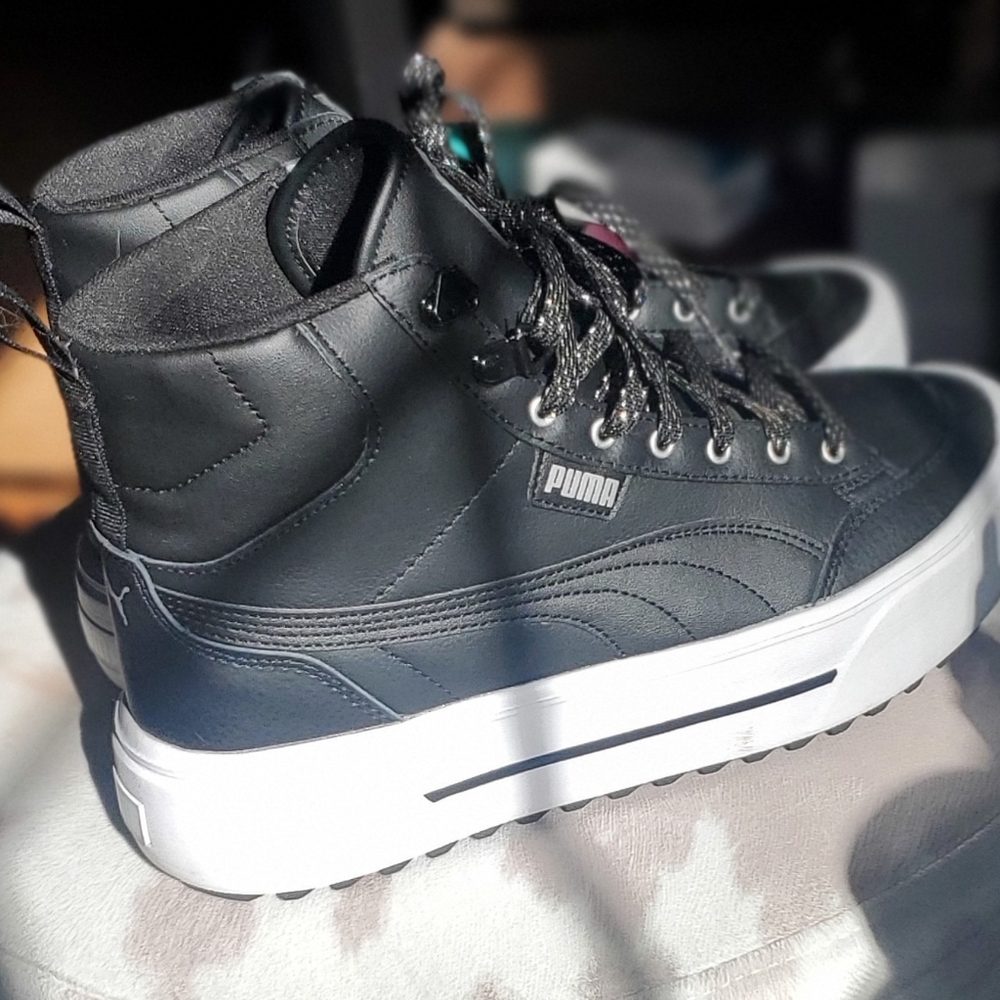 Women's Puma Platform Sneakers Size 11